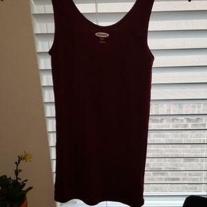 maroon tank top